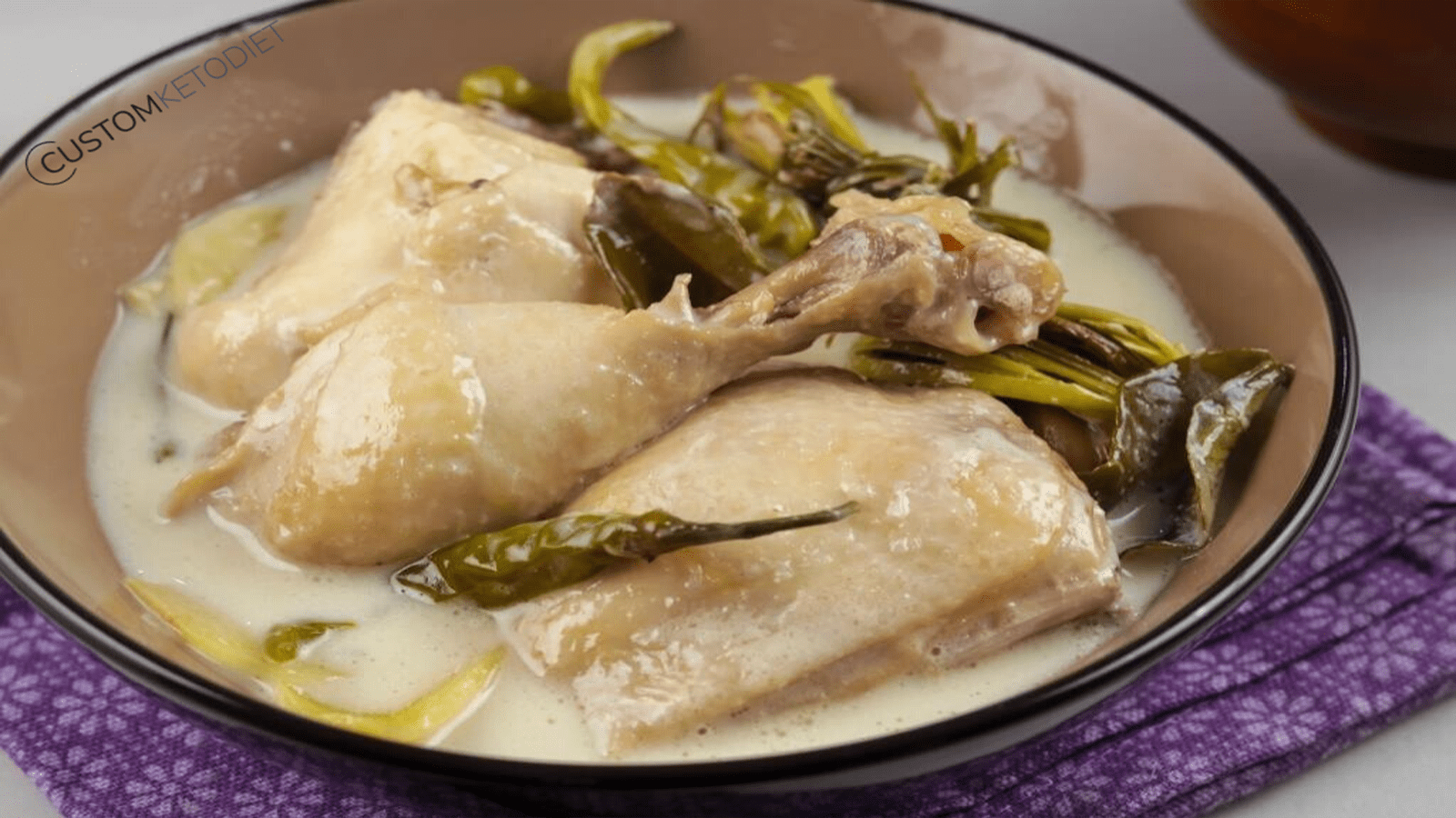 Read more about the article Keto Coconut Milk Braised Chicken
